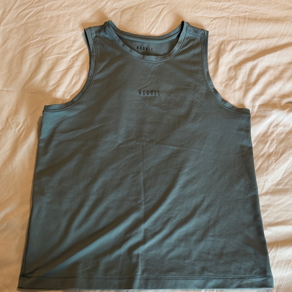 NOBULL women’s green textured tank top